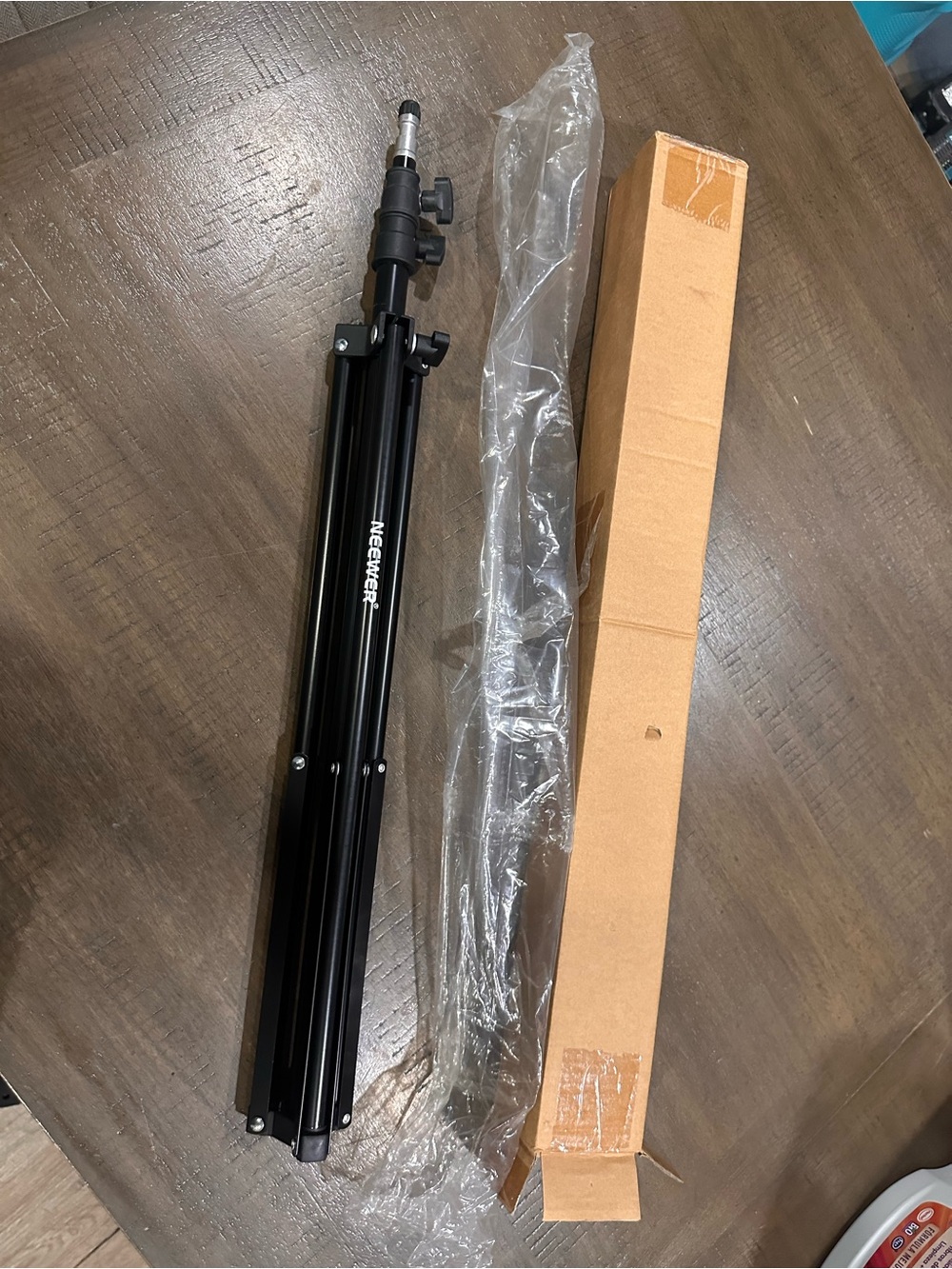 Neewer Black Adjustable Light Stand for Home Accents